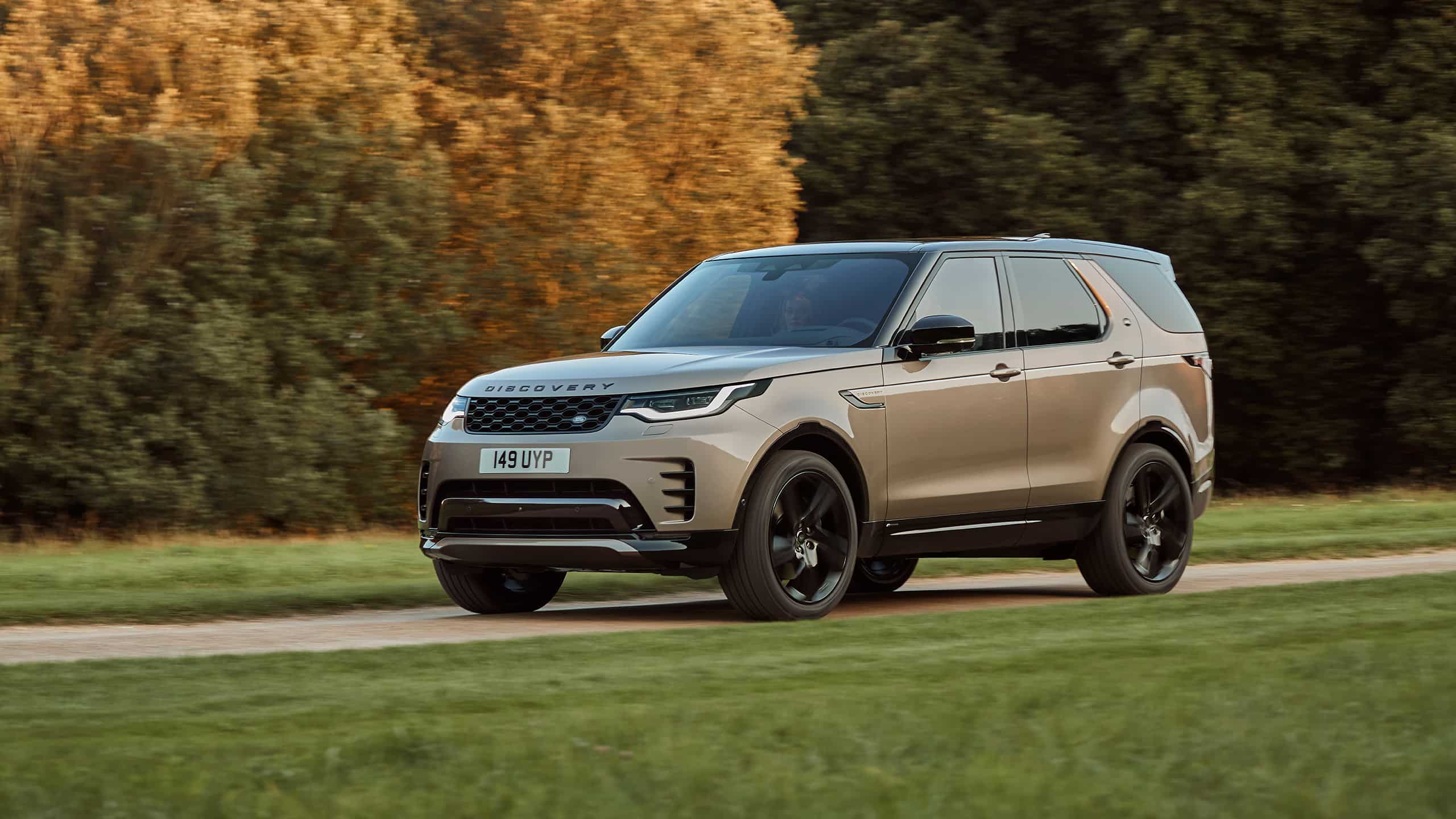 Shot of 2021 LAND ROVER DISCOVERY R-DYNAMIC 